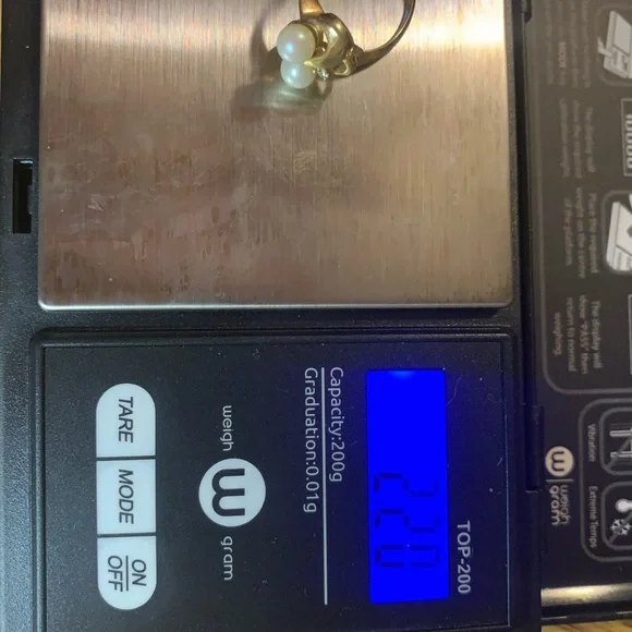 10kt Gold Pearl and Diamond 💎 Accent Ring. Stunning ring! - Picture 5 of 7